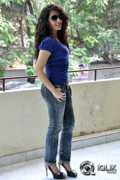 Archana-at-Kamalatho-Naa-Prayanam-Press-Meet